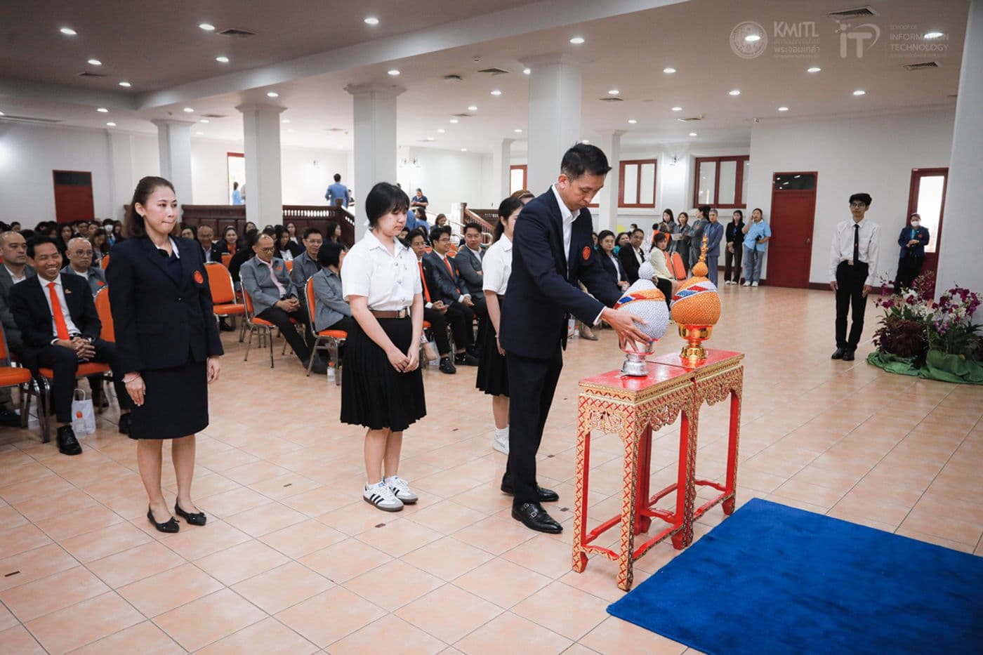 บุคลากรคณะไอทีลาดกระบัง เข้าร่วมพิธีทำบุญตักบาตร บุคลากรคณะไอทีลาดกระบัง เข้าร่วมพิธีทำบุญตักบาตร